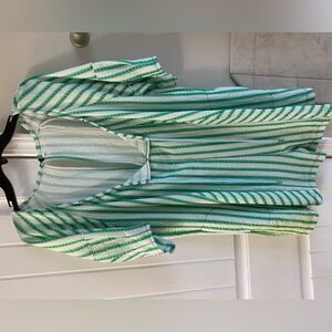 Striped romper size medium 💚